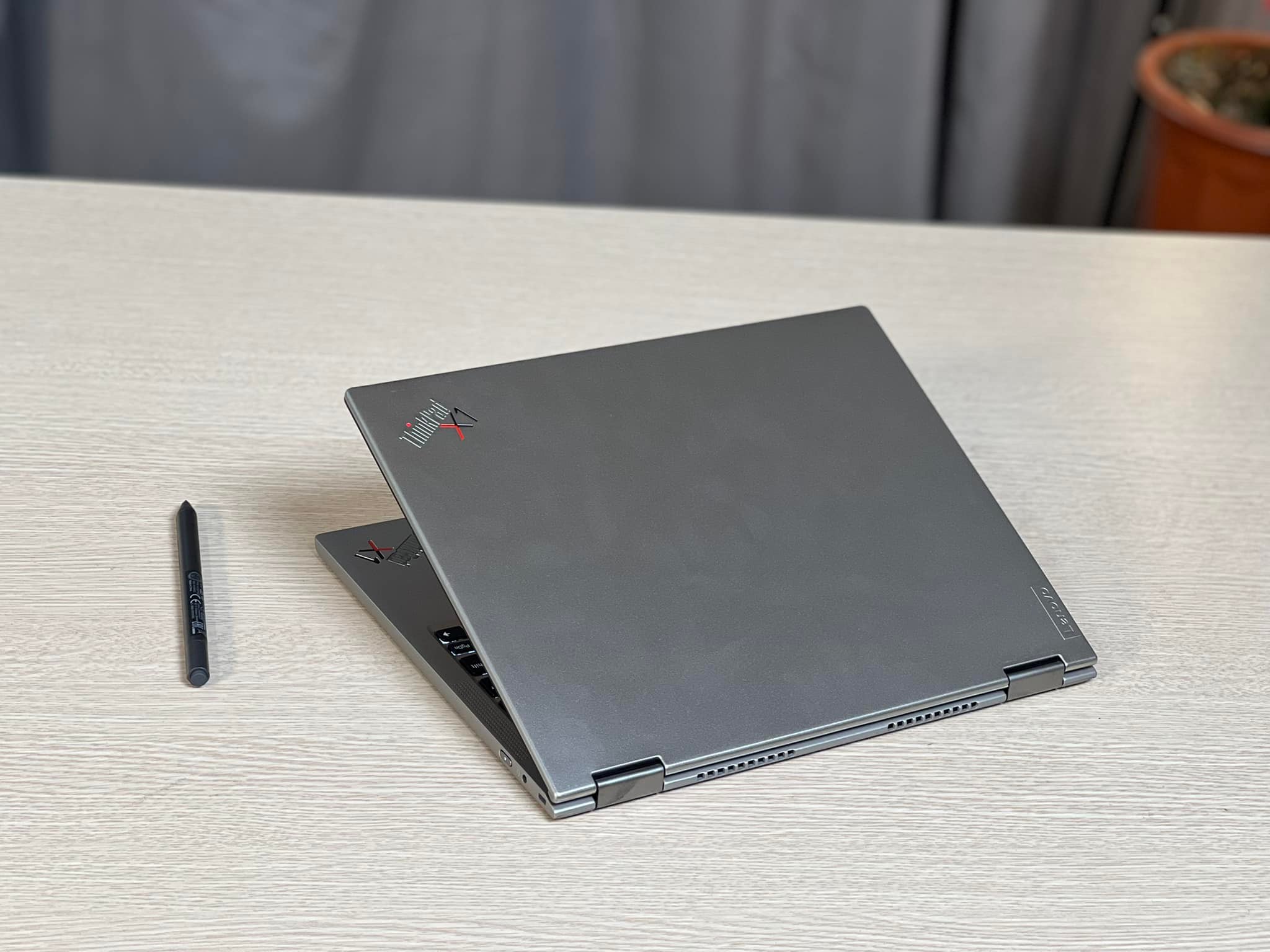 Laptop ThinkPad X1 Titanium Yoga-5.jpeg